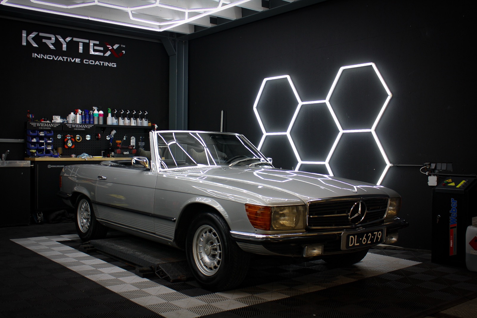 Mercedes-Benz 450 SL detail 2